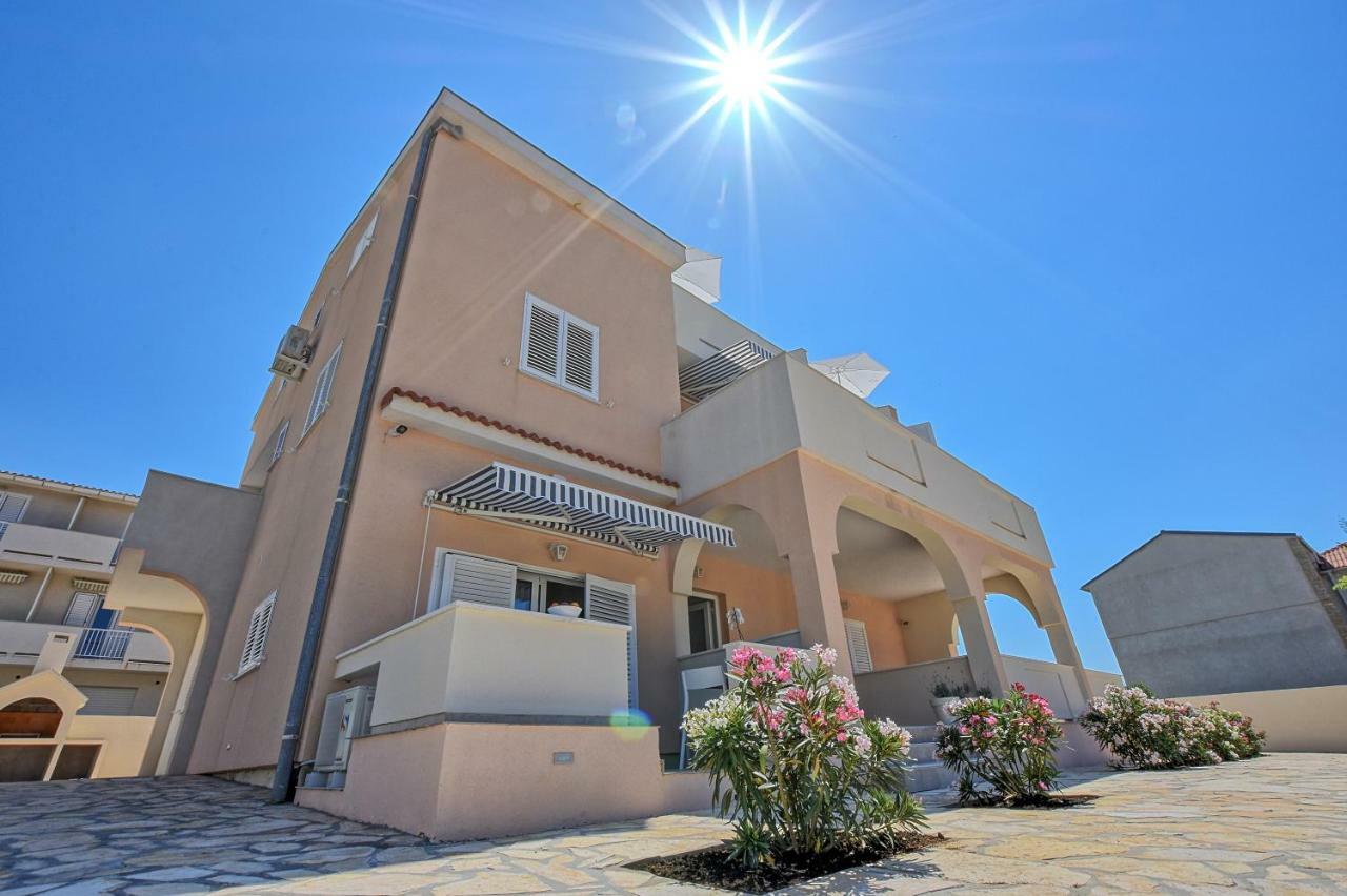Villa Magena - Luxury Apartments In Pag Center 帕格 外观 照片